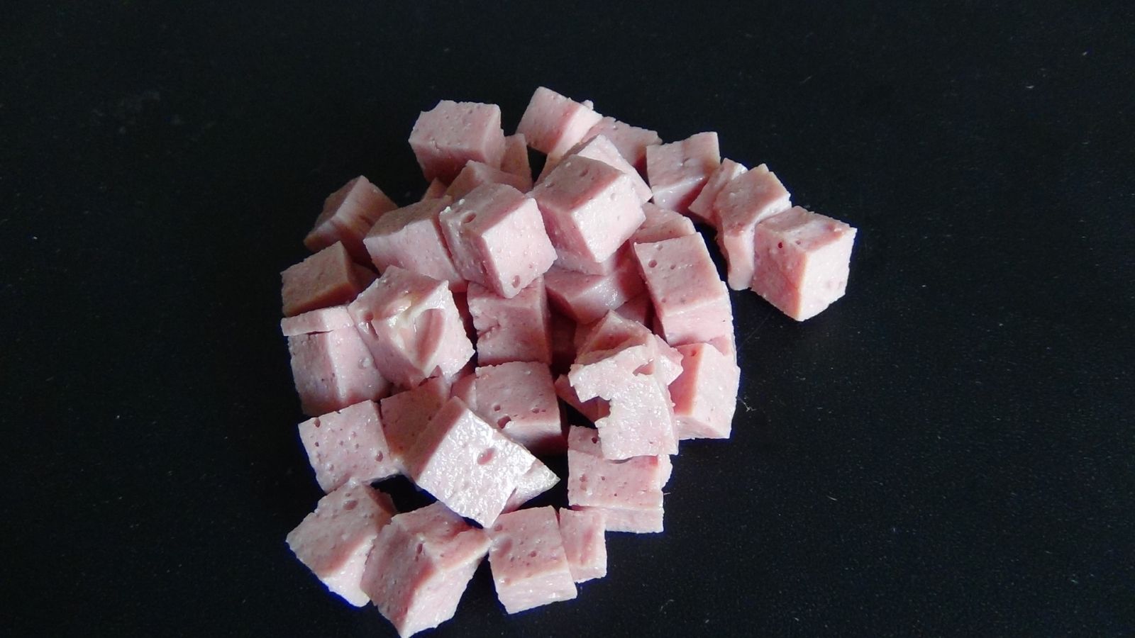 Cubes de poulet cuit 8x8x8 IQF
